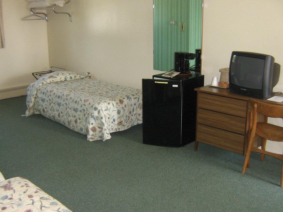 Chapel Hill Motel Brevort Room photo