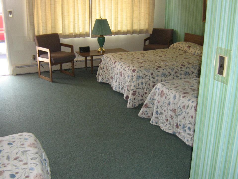 Chapel Hill Motel Brevort Room photo